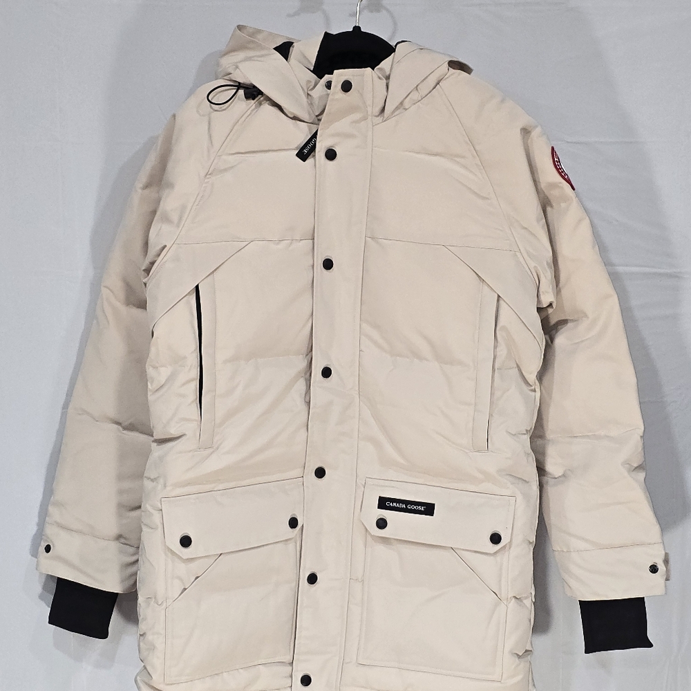 NEW AUTHENTIC CANADA GOOSE JACKET BEIGE COLOR MED SIZE HEAVY & WARM